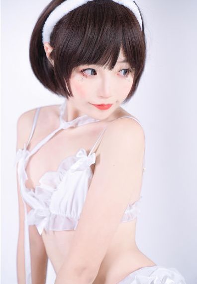 成为女友闺蜜脚下的奴2-全集高清免费观看字幕