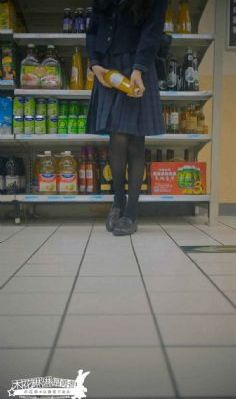 美女校花被拖到野外强奷-迅雷影院免费在线观看