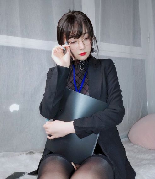 女子深夜洗澡遭偷窥-大结局韩国电影在线