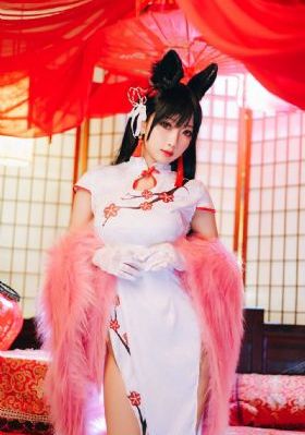客厅丝袜麻麻被进进出出-迅雷视频正片免费观看